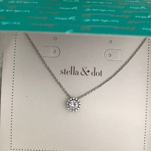Stella and dot silver necklace